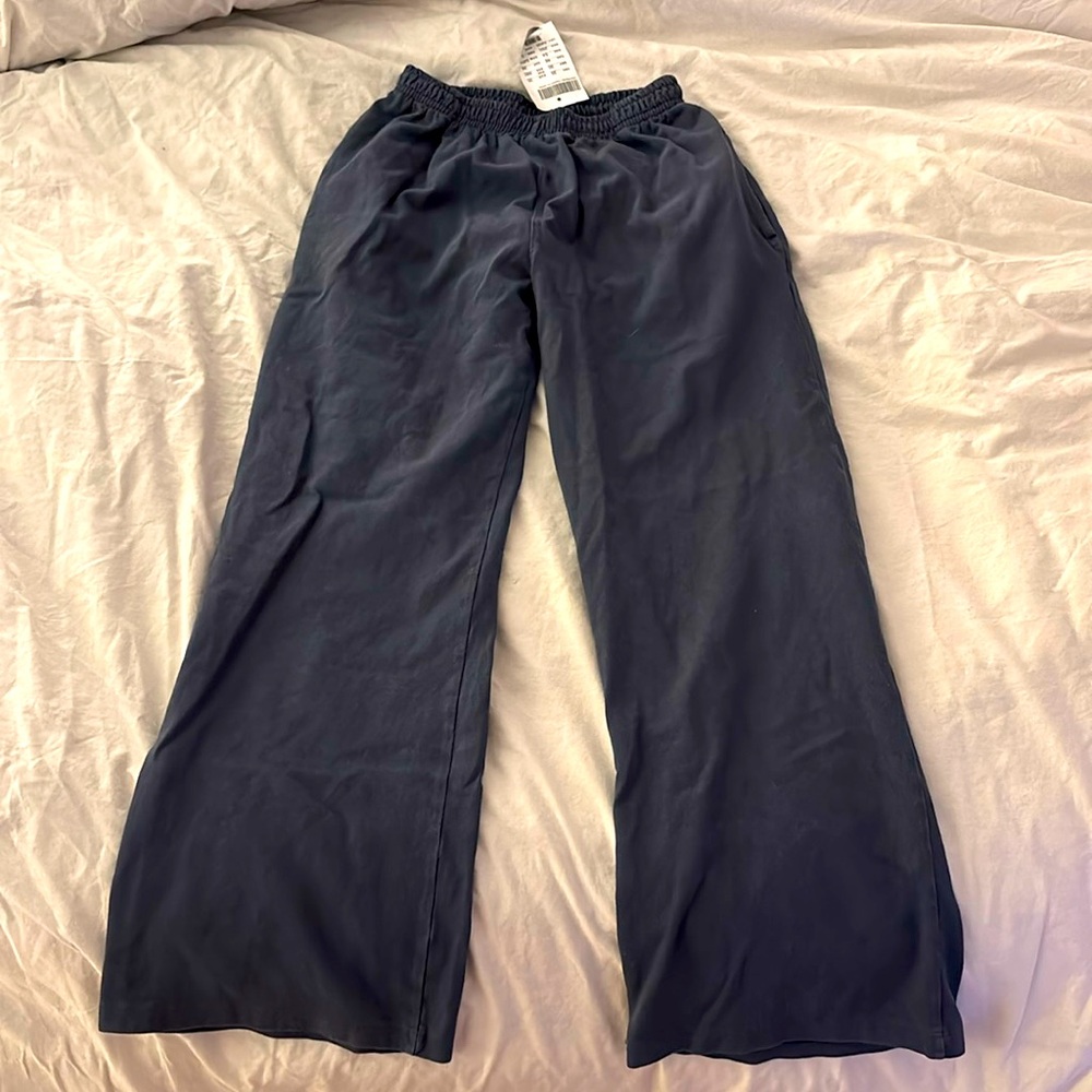 Brandy Melville Anastasiaia Tie sweatpants